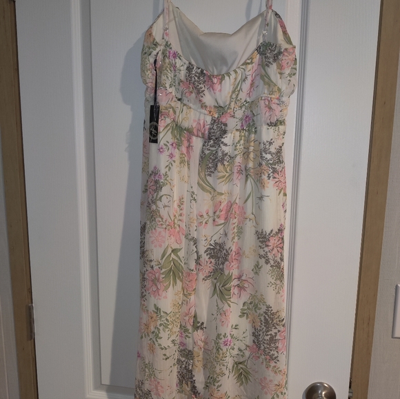 Dress - Picture 3 of 4